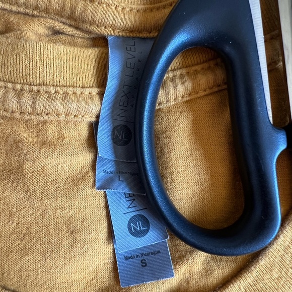 Lady’s Country Tee! Size small and large - Picture 3 of 3